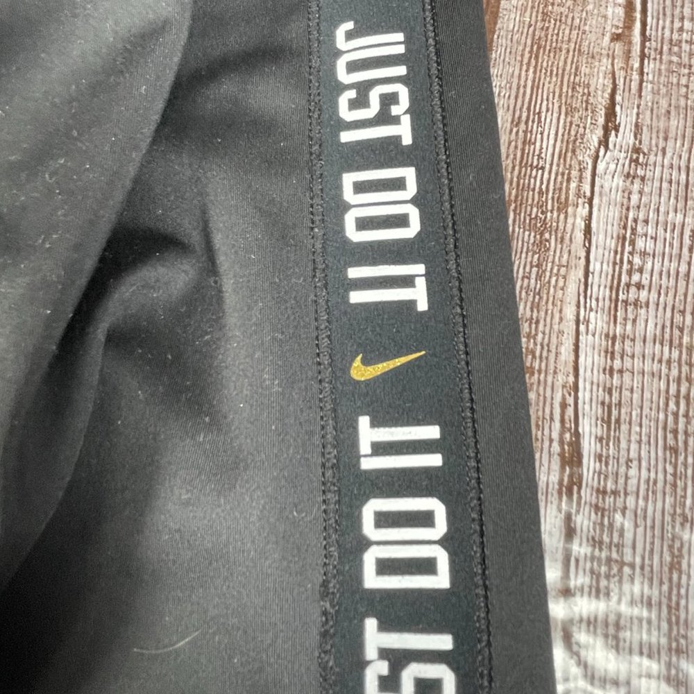 NIKE Dri-Fit Womens M Black Just Do It Logo Gold Leggings Jogger Gold Accent EUC - Picture 6 of 6